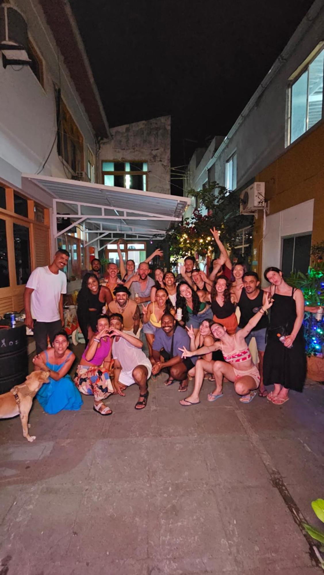 Nomads Hostel Multicultural & Coworking Сальвадор Экстерьер фото